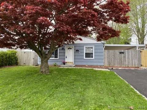 28 Harris Rd, Ansonia, CT 06401
