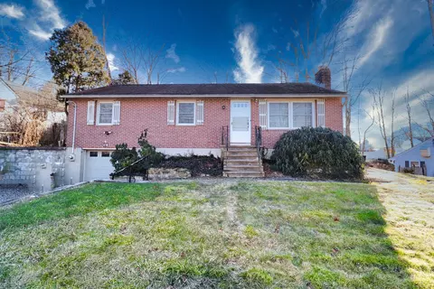 416 Charles St, Torrington, CT 06790