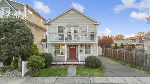 36 Coolridge Rd, Milford, CT 06460