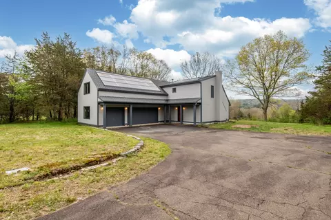 66 Bear Hill Rd, Bethany, CT 06524