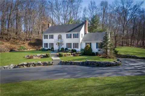 9 Fox Run, Wilton, CT 06897
