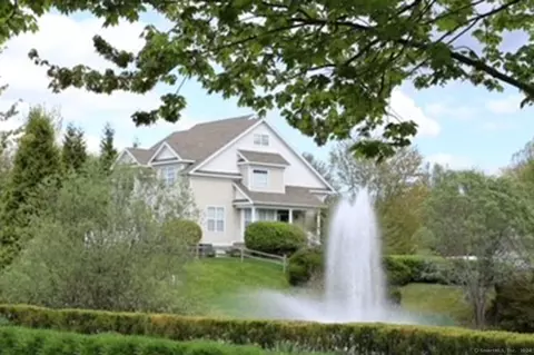 4 Pondside Way #4, Danbury, CT 06810