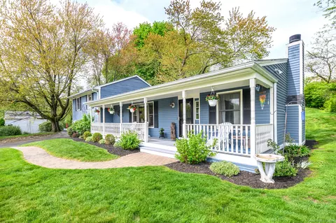 139 Barryscott Dr, Fairfield, CT 06825