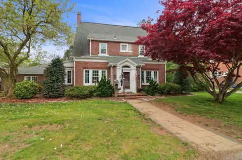 30 Cliff St, Shelton, CT 06484