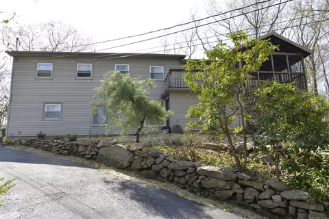 25 Oak Rd, New Milford, CT 06776