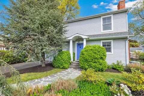 18 Baxter Dr, Norwalk, CT 06854