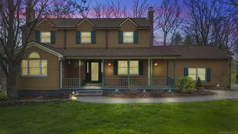 121 Old Tannery Ln, Rocky Hill, CT 06067