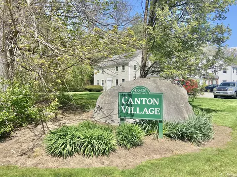 494 Dowd Ave, Canton, CT 06019