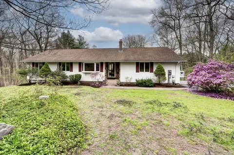 406 Birch Mountain Rd, Glastonbury, CT 06033