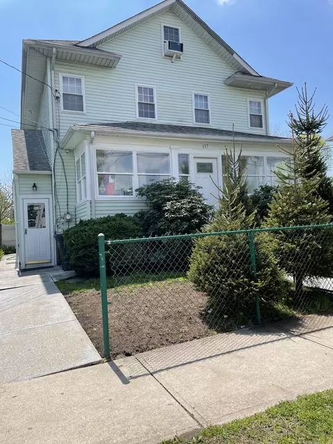 137 Wardwell St, Stamford, CT 06902
