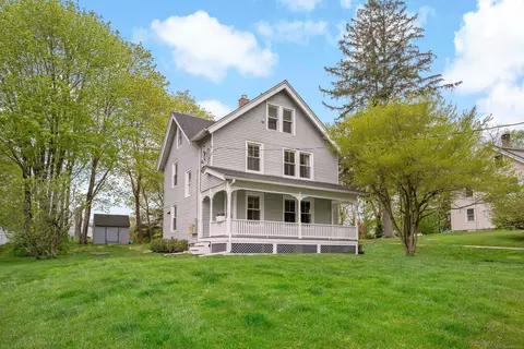 16 Chestnut St, Essex, CT 06442