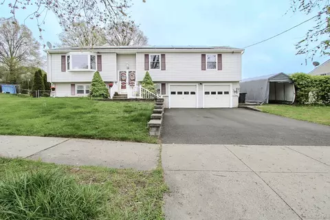 12 Middlefield Rd, West Haven, CT 06516