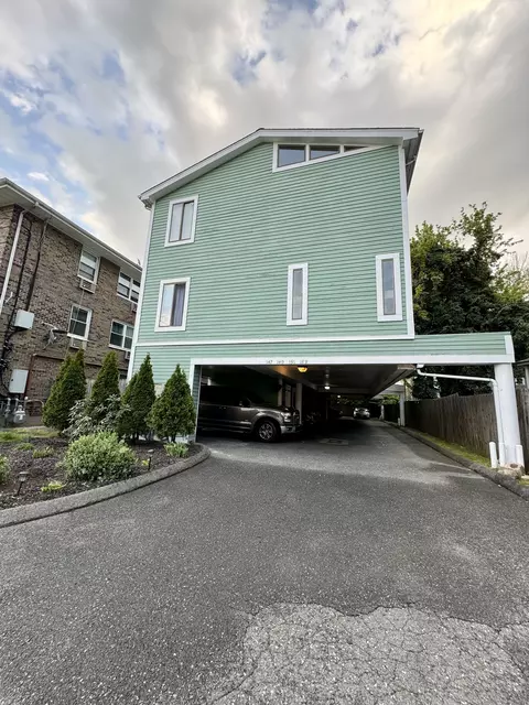 147 Birdseye St #147, Bridgeport, CT 06604