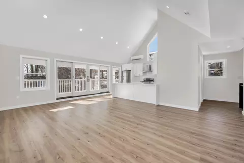 19-21 Maple Rd, West Haven, CT 06516