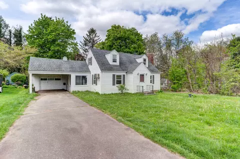 17 Vernon Center Hts, Vernon, CT 06066