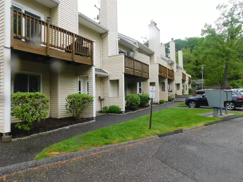 8 Rose Ln #14-4, Danbury, CT 06811