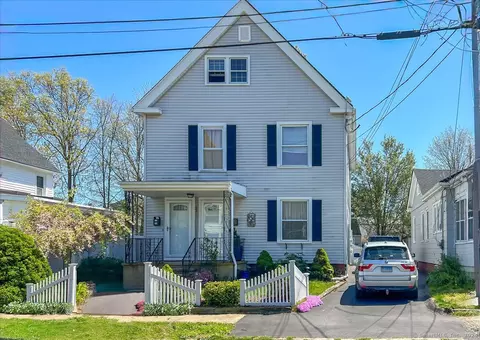 80 Atwater St, West Haven, CT 06516