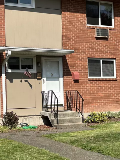 140 Worth Ave, Hamden, CT 06518