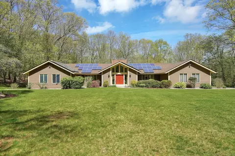 70 Davis Rd, Mansfield, CT 06268
