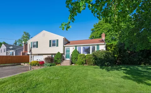 293 Old Farm Dr, Newington, CT 06111