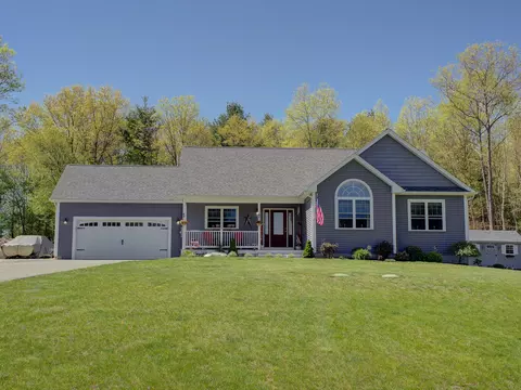 10 Saint James Pl, Putnam, CT 06260