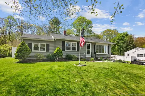 40 Mohawk Dr, Wallingford, CT 06492