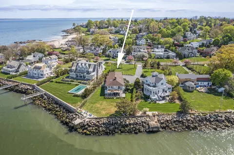 70 Sea Beach Dr, Stamford, CT 06902