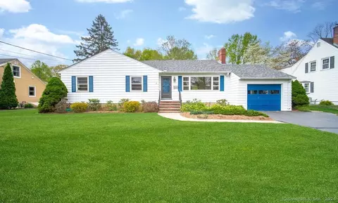 232 Clintonville Ln, North Haven, CT 06473