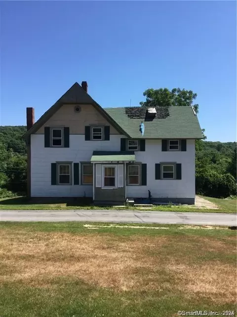 300 Maple Ave #E, Uncasville, CT 06382