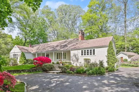 23 Richmond Dr, Darien, CT 06820