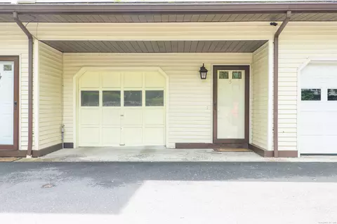 562 Hope St #5, Stamford, CT 06907