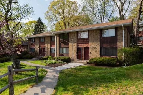 151 Kennedy Dr, Bridgeport, CT 06606