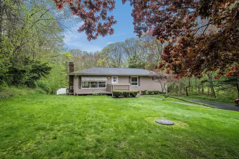 97 Lovers Ln, East Lyme, CT 06333