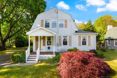 6 Coit Ct, Waterford, CT 06385