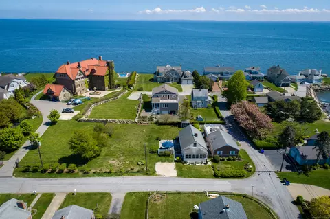 26 Billow Rd, Old Saybrook, CT 06475