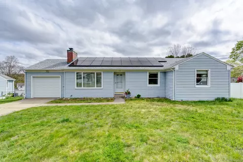 12 Miller Ave, Waterford, CT 06375