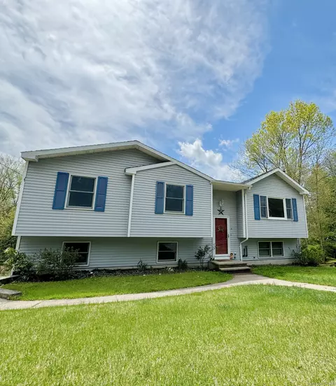 4 E Hill St, Plymouth, CT 06786