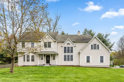 28 Chase Hollow Ln, Glastonbury, CT 06033
