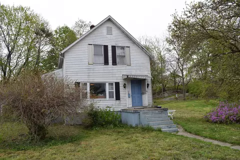 81 North St, Norwich, CT 06360
