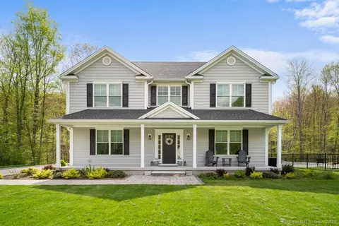 9 Night Hawk Ln, Sandy Hook, CT 06482