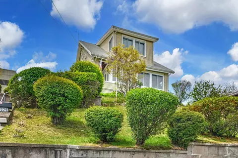 229 Ridgefield Ave, Bridgeport, CT 06610