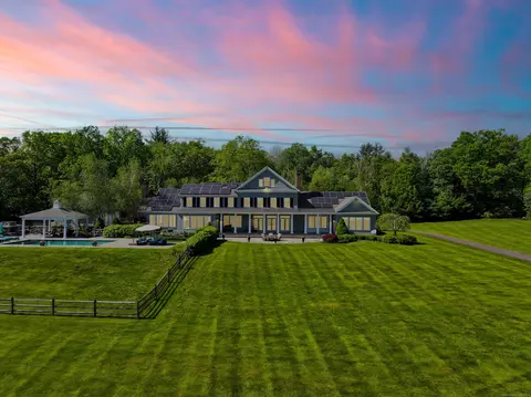 385 Southeast Rd, New Hartford, CT 06057