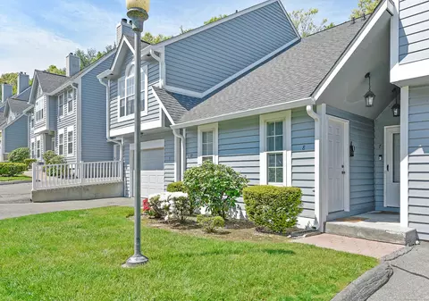 8 Hawley Gln #8, Stratford, CT 06614