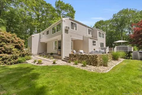 150 Burr Hall Rd, Middlebury, CT 06762