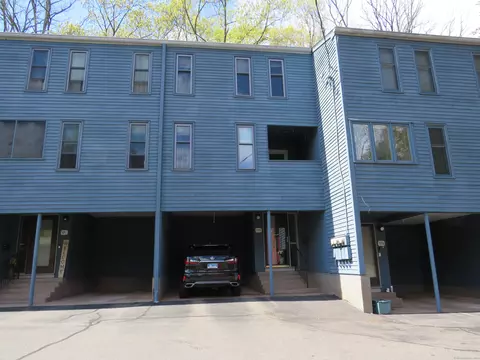 529 Hilliard St #D, Manchester, CT 06042