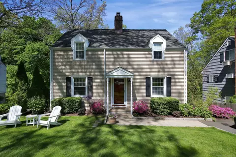 116 Woodbury Ave, Stamford, CT 06907