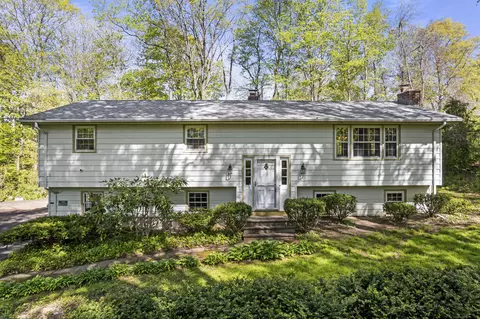 844 Middletown Ave, North Haven, CT 06473