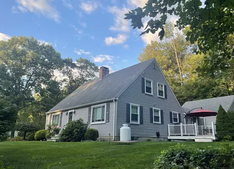 42 Cedar Grv, Woodbury, CT 06798