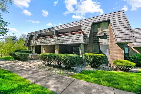 64 Oxbow Dr #C2, Glastonbury, CT 06033