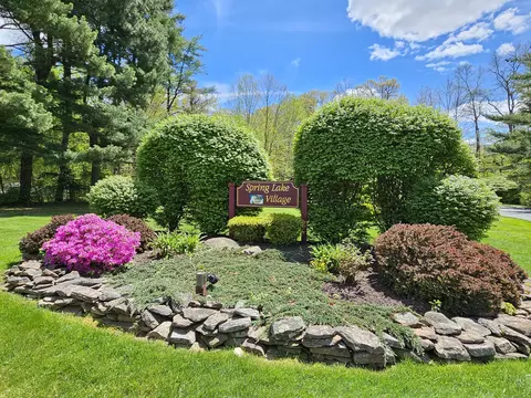 572 S Farms Ter #572, Southington, CT 06489